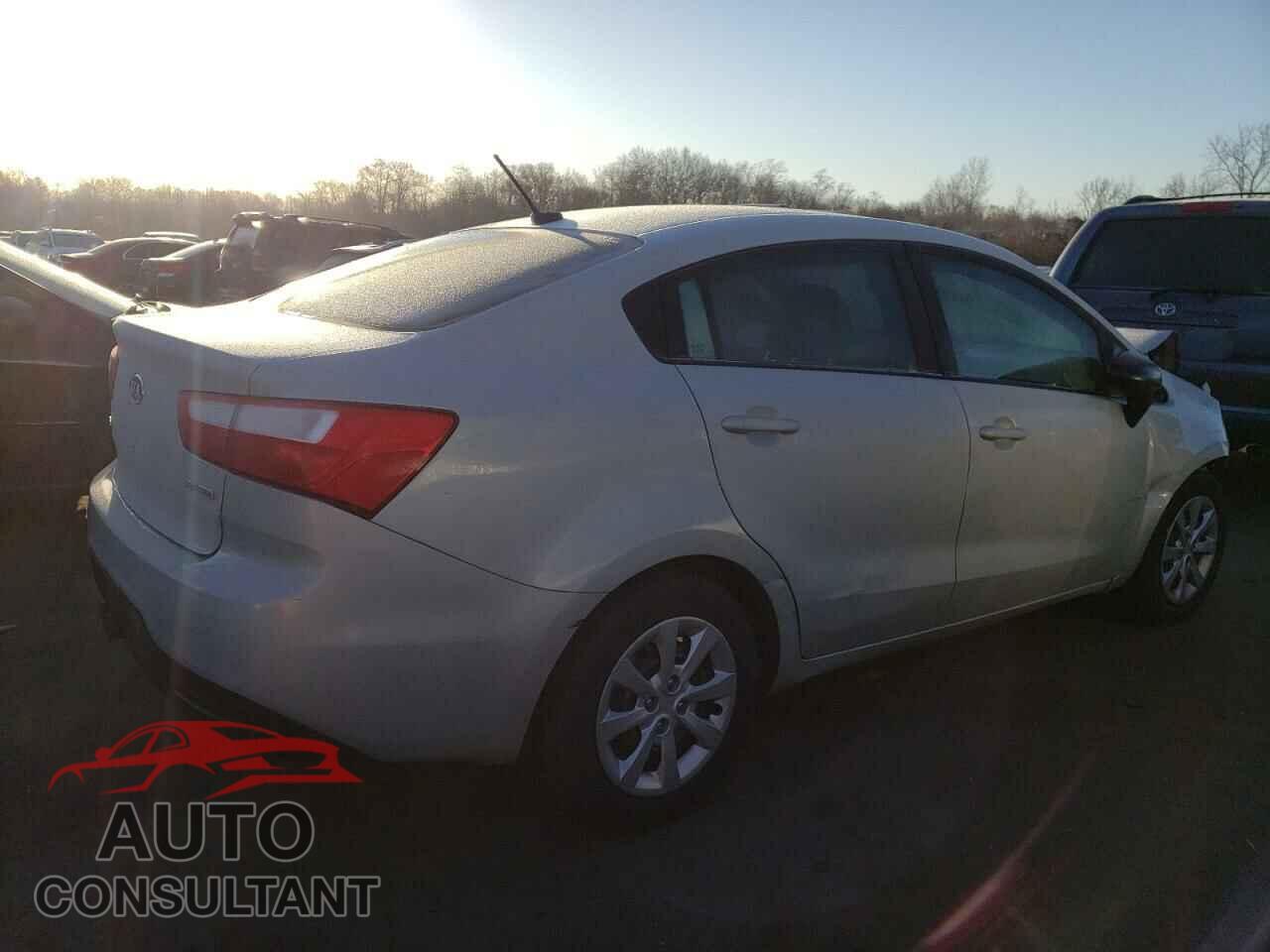 KIA RIO 2013 - KNADN4A33D6128946