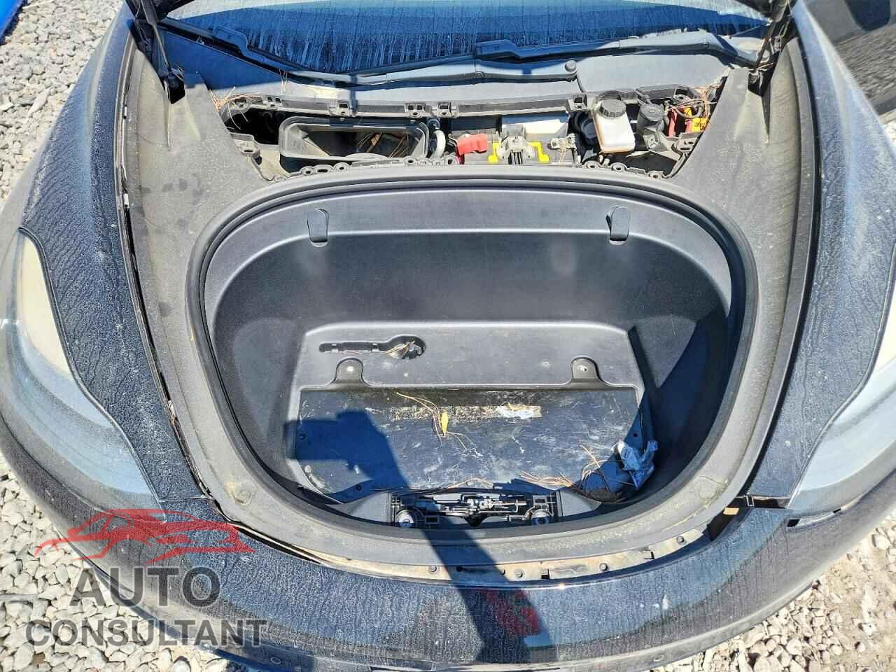 TESLA MODEL 3 2018 - 5YJ3E1EA9JF005867