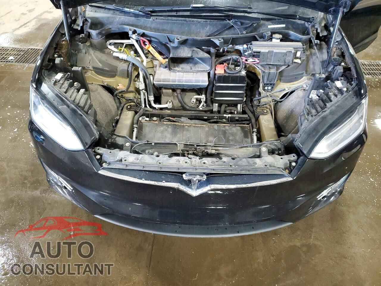 TESLA MODEL X 2018 - 5YJXCDE25JF110956