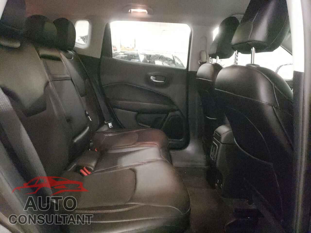 JEEP COMPASS 2018 - 3C4NJDBB7JT142732