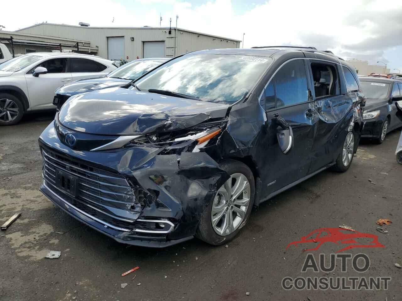 TOYOTA SIENNA 2021 - 5TDERKEC1MS027494