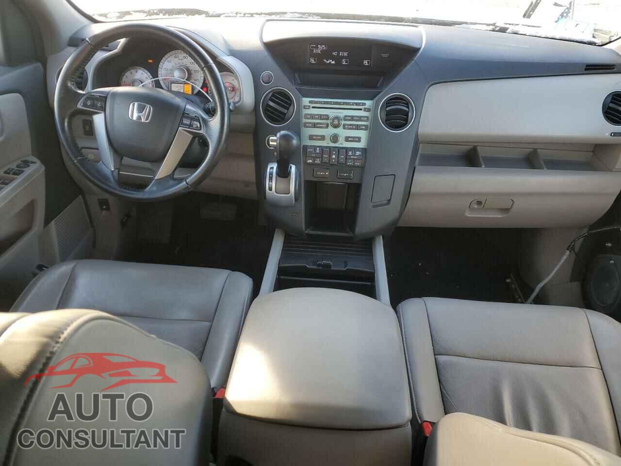 HONDA PILOT 2011 - 5FNYF4H54BB009555