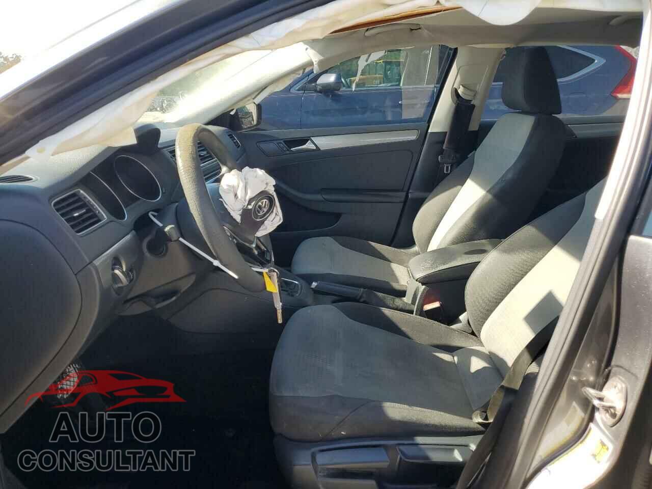 VOLKSWAGEN JETTA 2017 - 3VW2B7AJ9HM379637