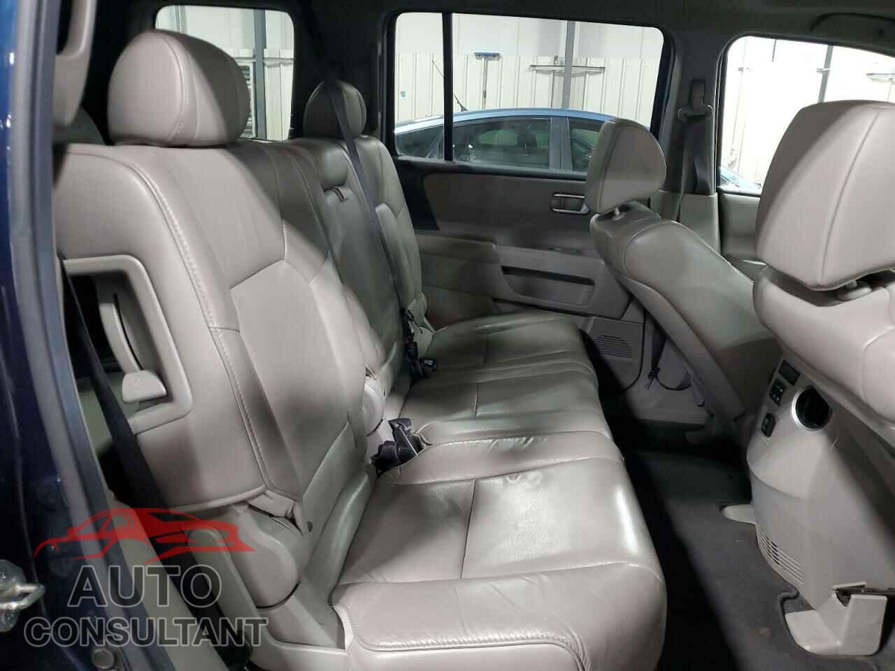 HONDA PILOT 2011 - 5FNYF4H57BB106376