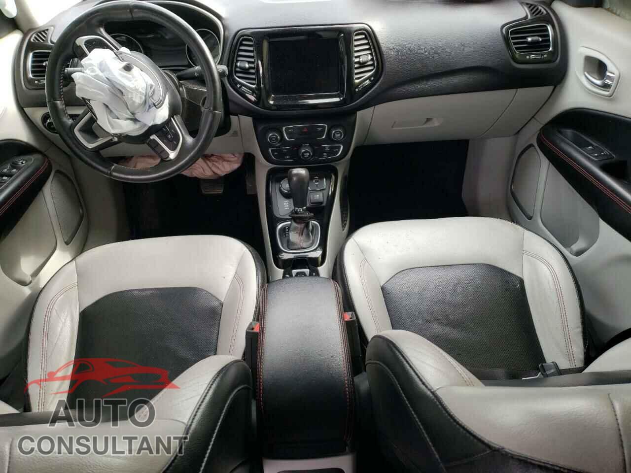 JEEP COMPASS 2018 - 3C4NJDCB9JT457417