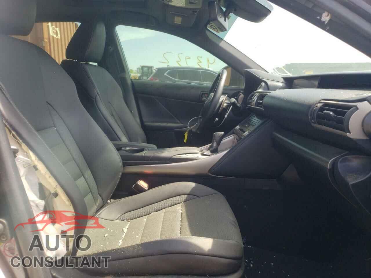 LEXUS IS 2017 - JTHBE1D21H5031279