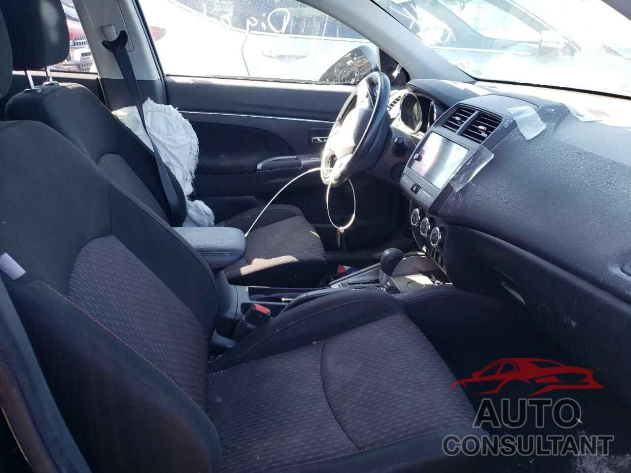 MITSUBISHI OUTLANDER 2019 - JA4AP4AU0KU013118