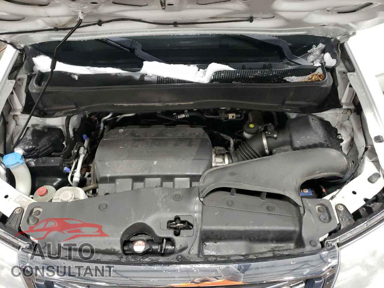 HONDA PILOT 2015 - 5FNYF4H32FB008022