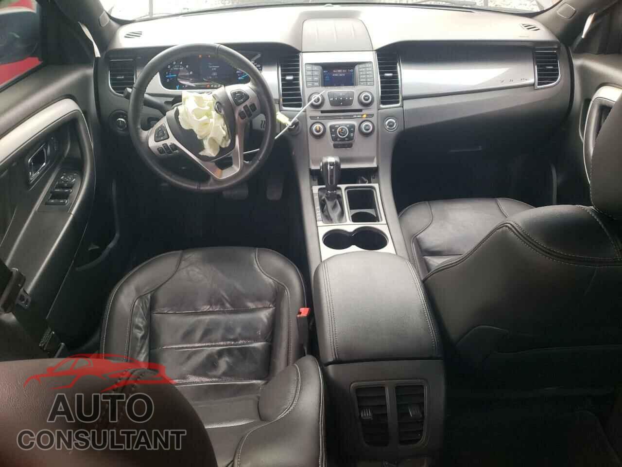 FORD TAURUS 2019 - 1FAHP2E85KG106517
