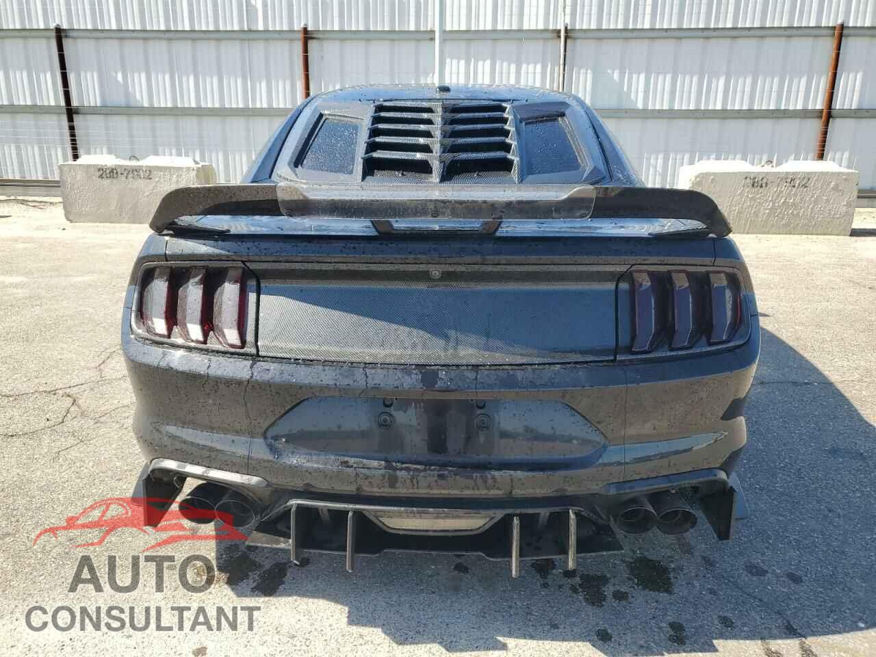 FORD MUSTANG 2018 - 1FA6P8CF1J5129329
