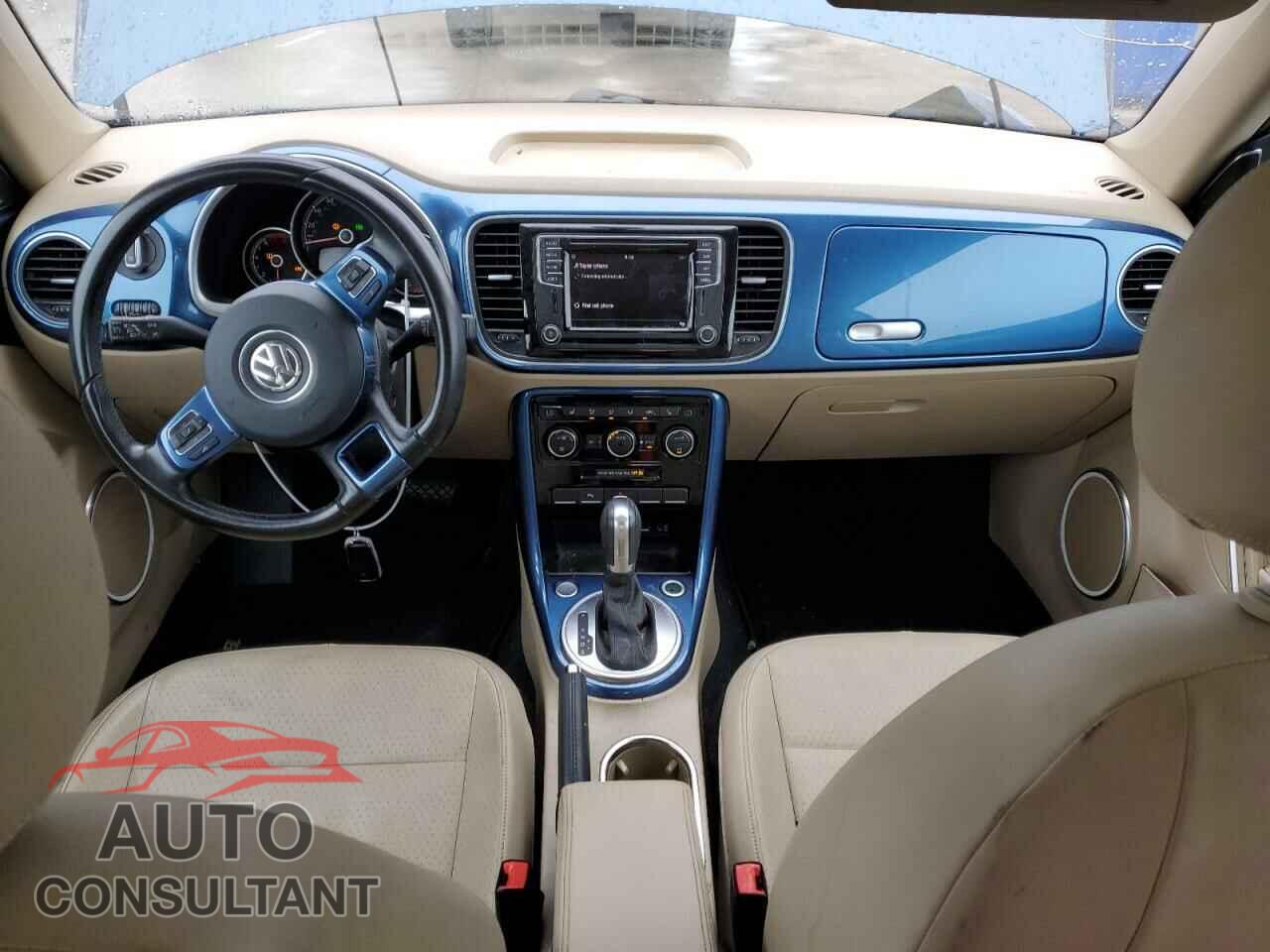 VOLKSWAGEN BEETLE 2019 - 3VWJD7ATXKM710126