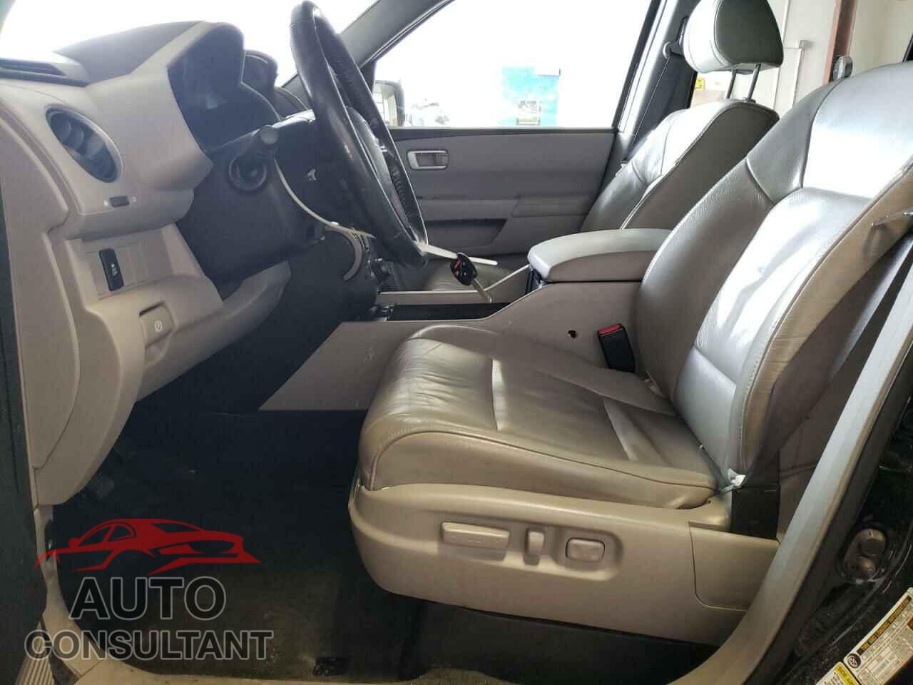 HONDA PILOT 2015 - 5FNYF4H72FB040455
