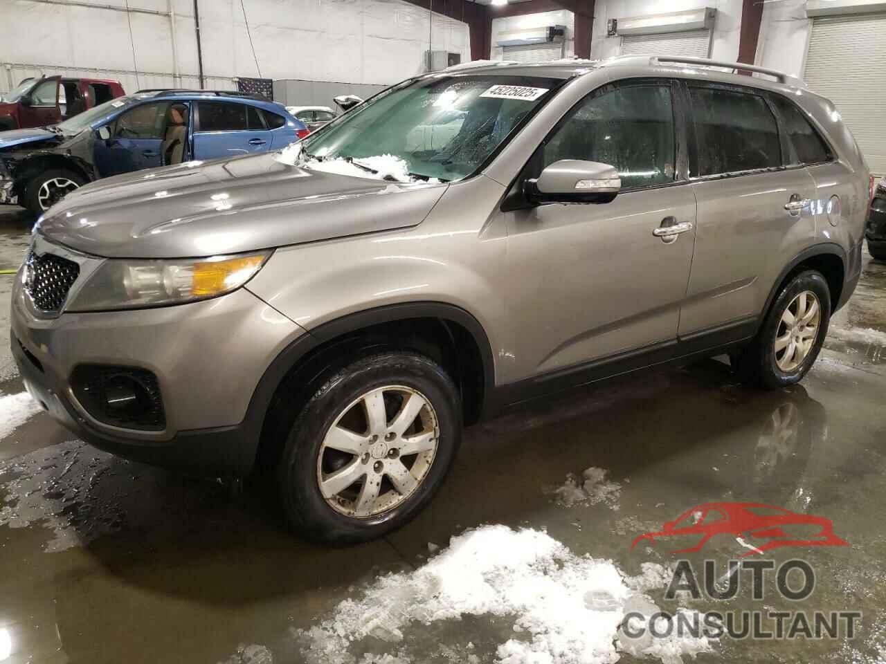 KIA SORENTO 2011 - 5XYKT3A16BG023398
