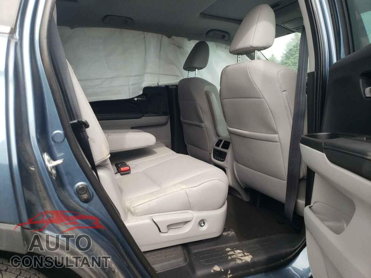 HONDA PILOT 2018 - 5FNYF6H61JB017809