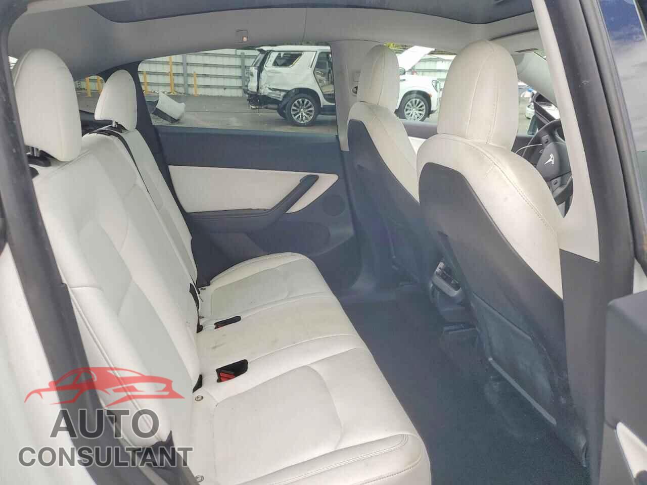TESLA MODEL Y 2021 - 5YJYGDEE9MF151663