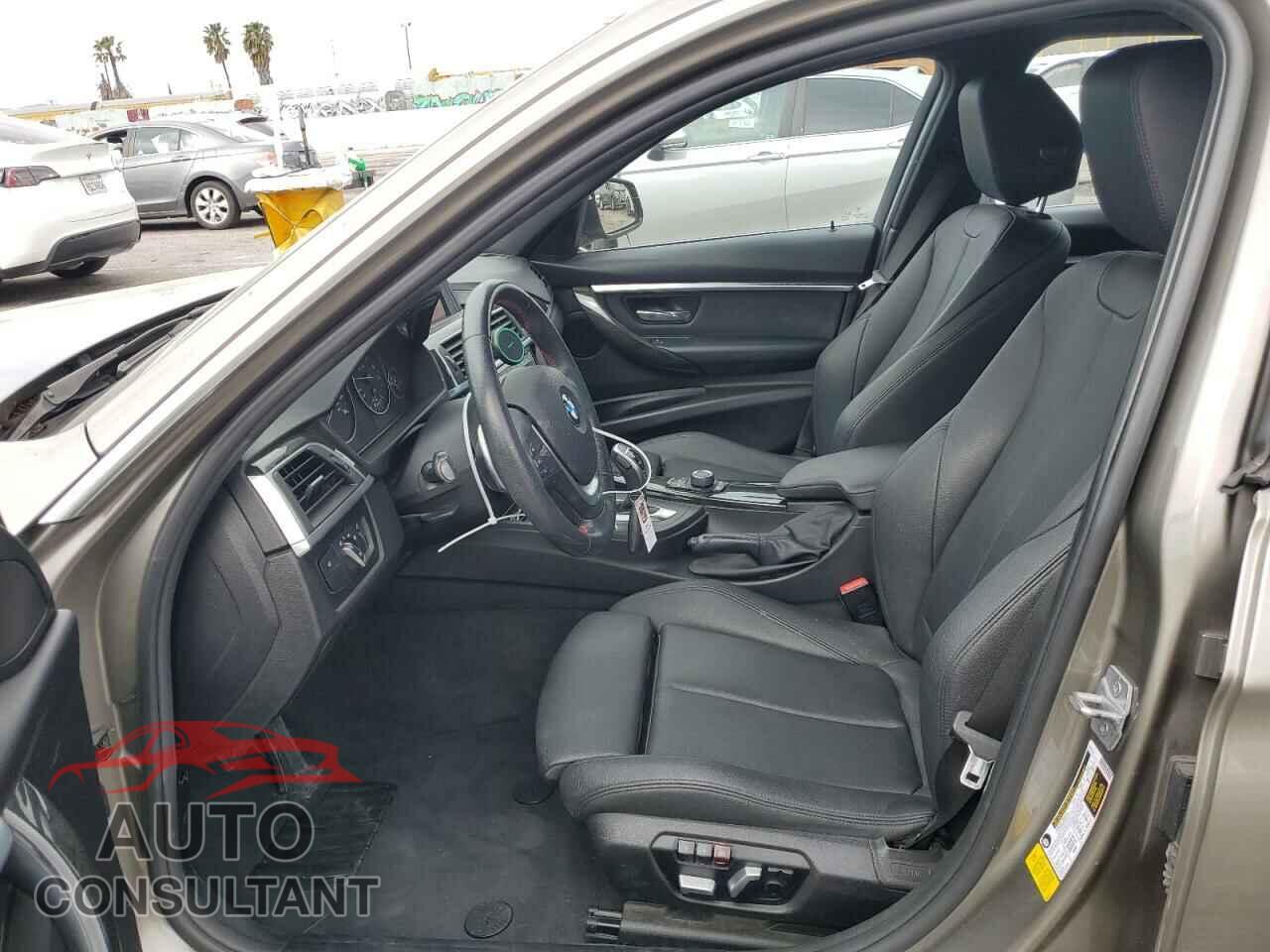 BMW 3 SERIES 2018 - WBA8B9C58JEE83394