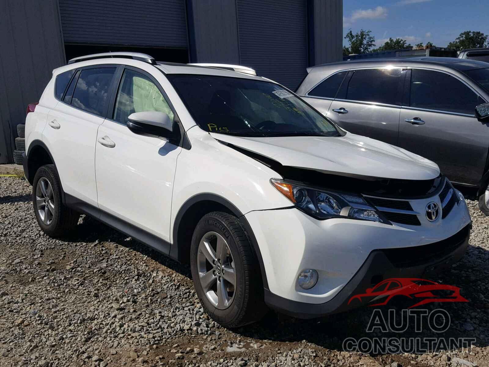 TOYOTA RAV4 XLE 2015 - JTMWFREV1FD074031