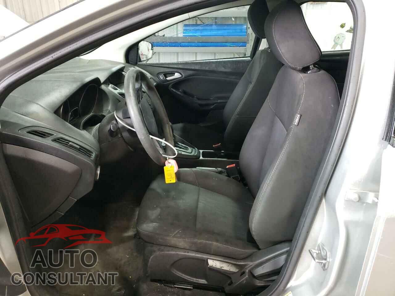 FORD FOCUS 2017 - 1FADP3F25HL232584