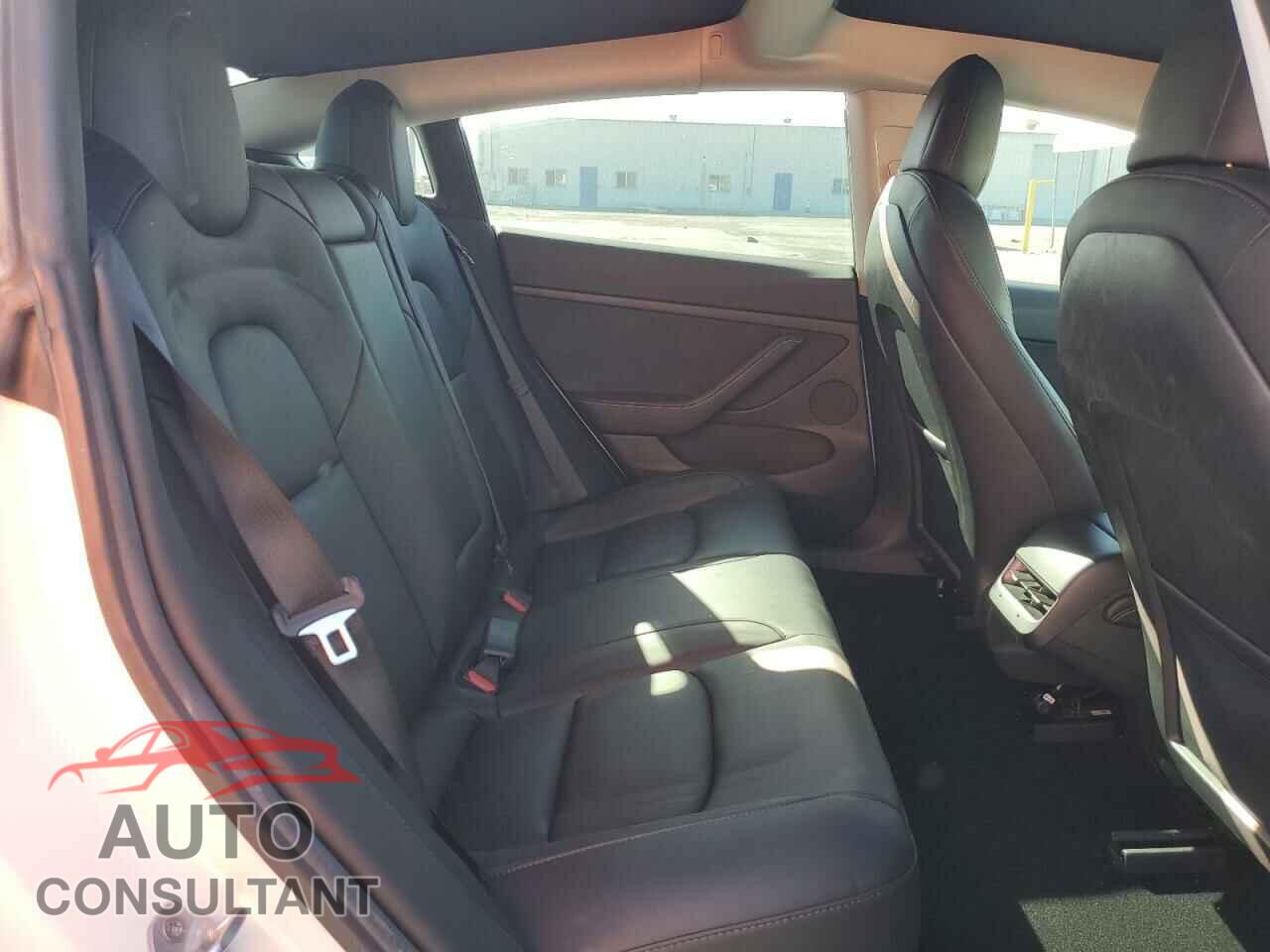 TESLA MODEL 3 2021 - 5YJ3E1EB7MF074330