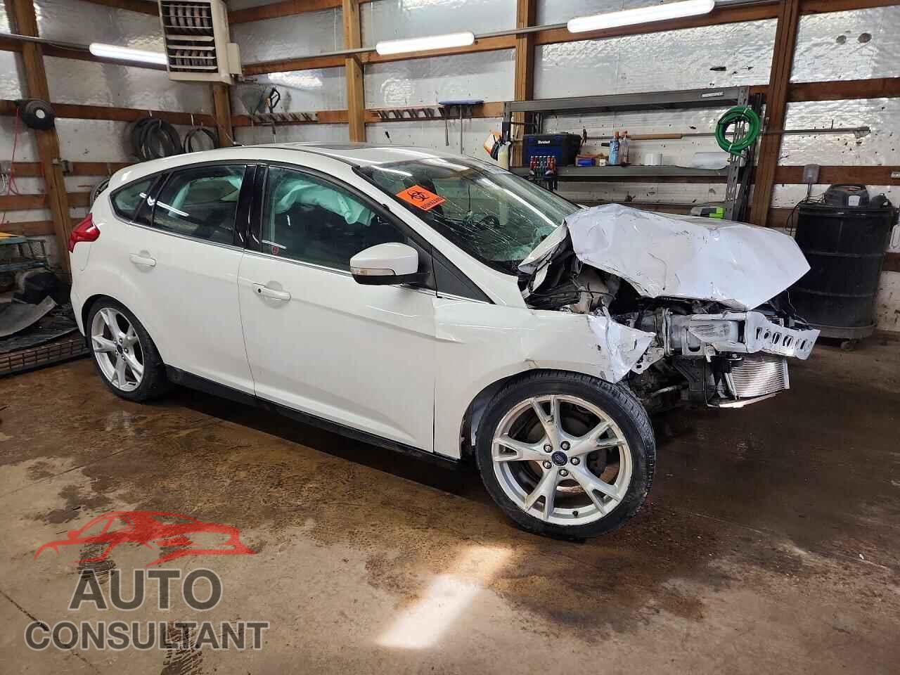 FORD FOCUS 2015 - 1FADP3N27FL303508