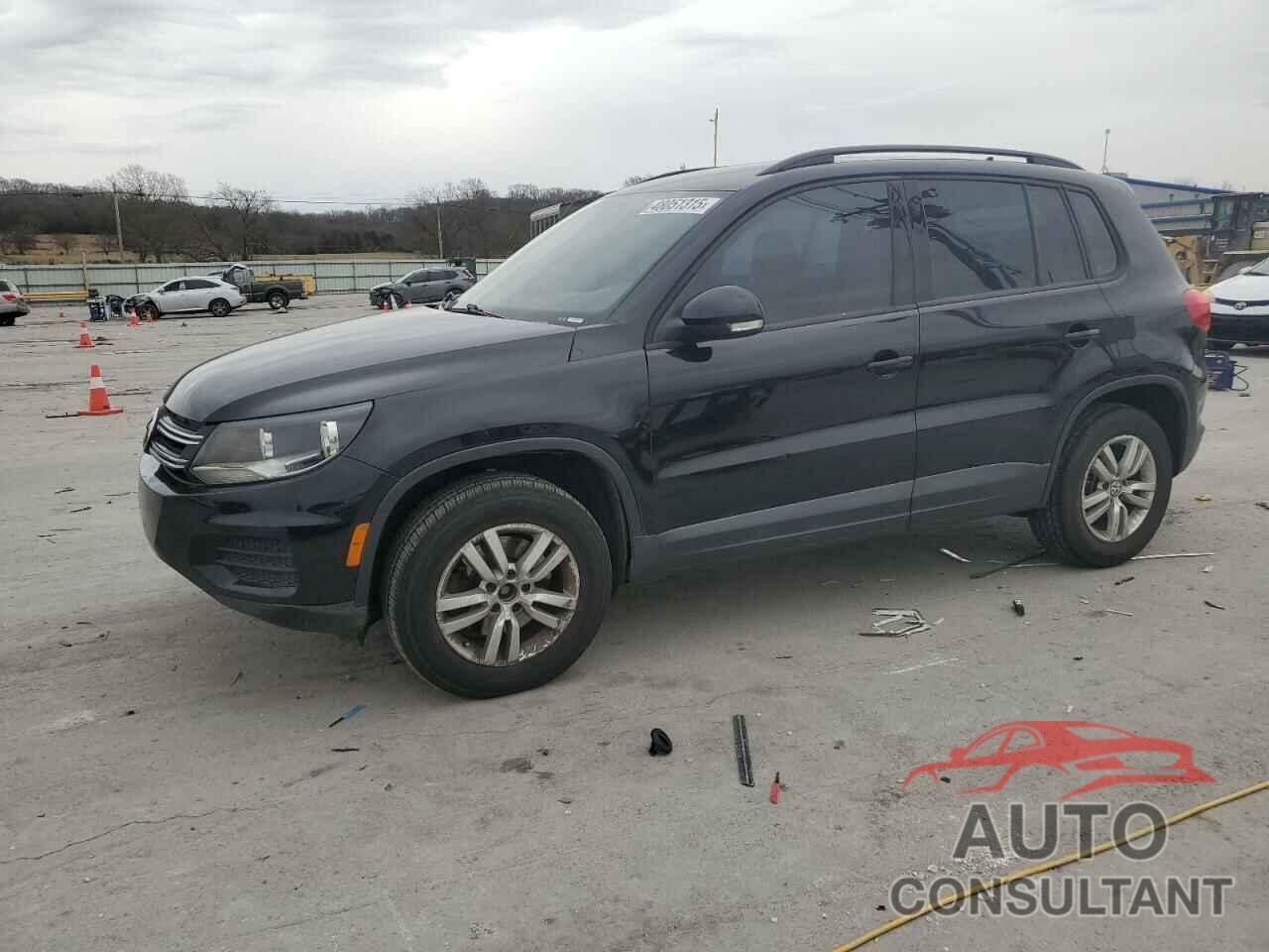VOLKSWAGEN TIGUAN 2017 - WVGAV7AX9HK037117