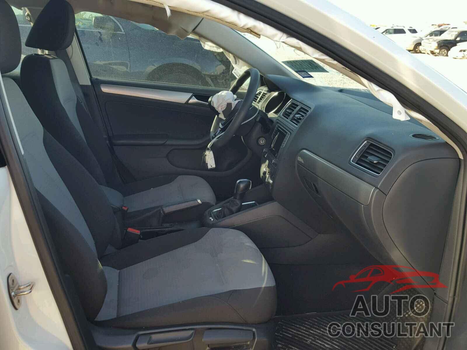 VOLKSWAGEN JETTA 2017 - 3VW2B7AJ1HM257127
