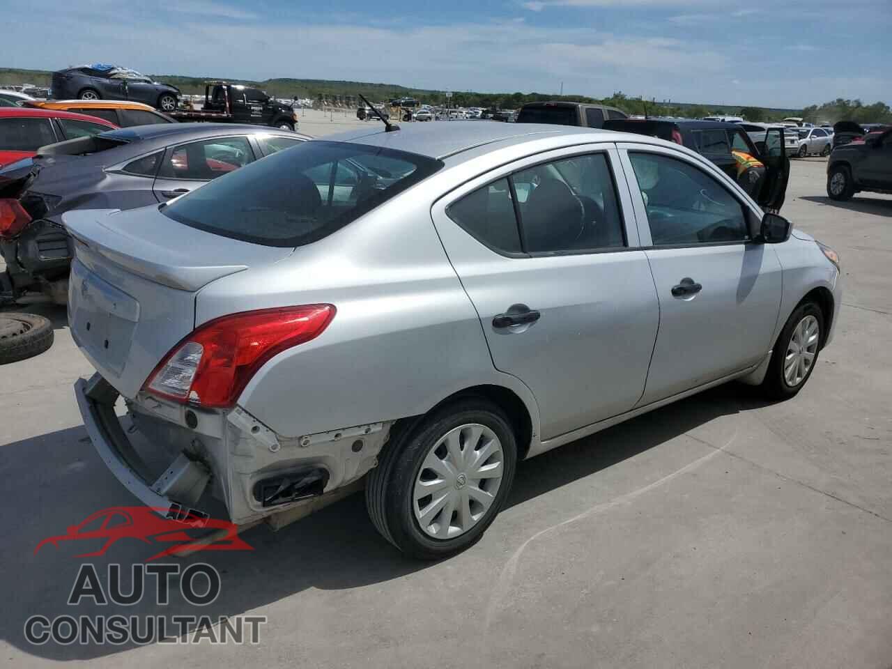 NISSAN VERSA 2017 - 3N1CN7AP3HL861807