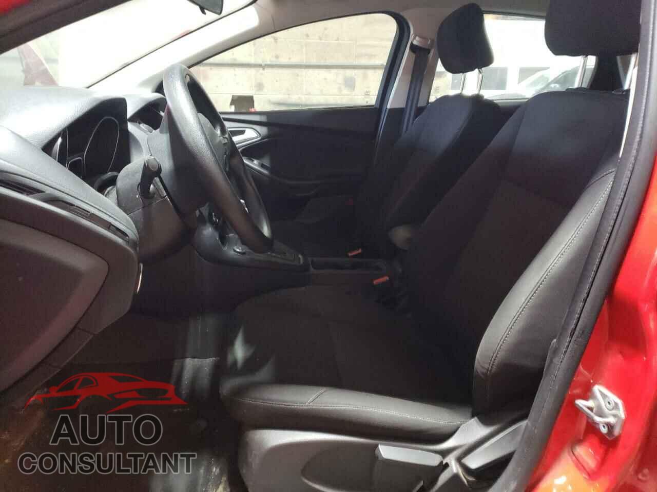 FORD FOCUS 2015 - 1FADP3K2XFL357616