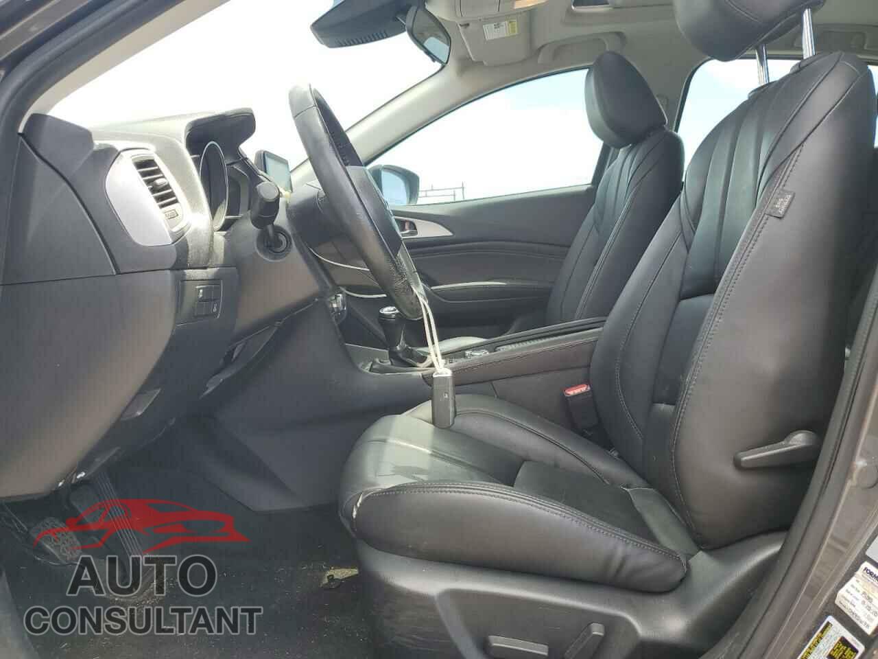 MAZDA 3 2017 - 3MZBN1L33HM156335