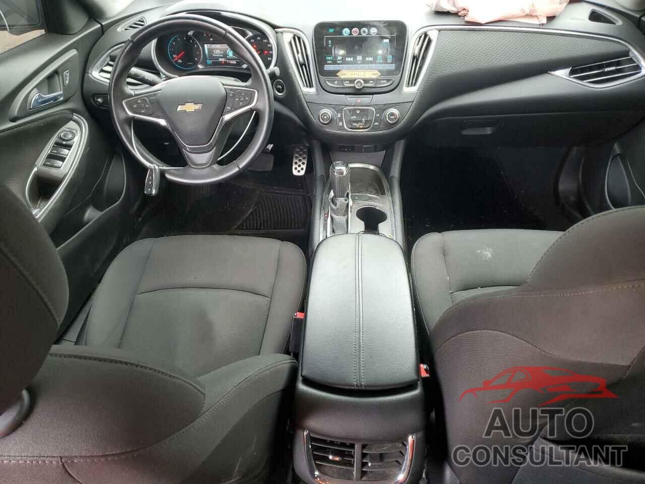 CHEVROLET MALIBU 2017 - 1G1ZE5ST6HF170202