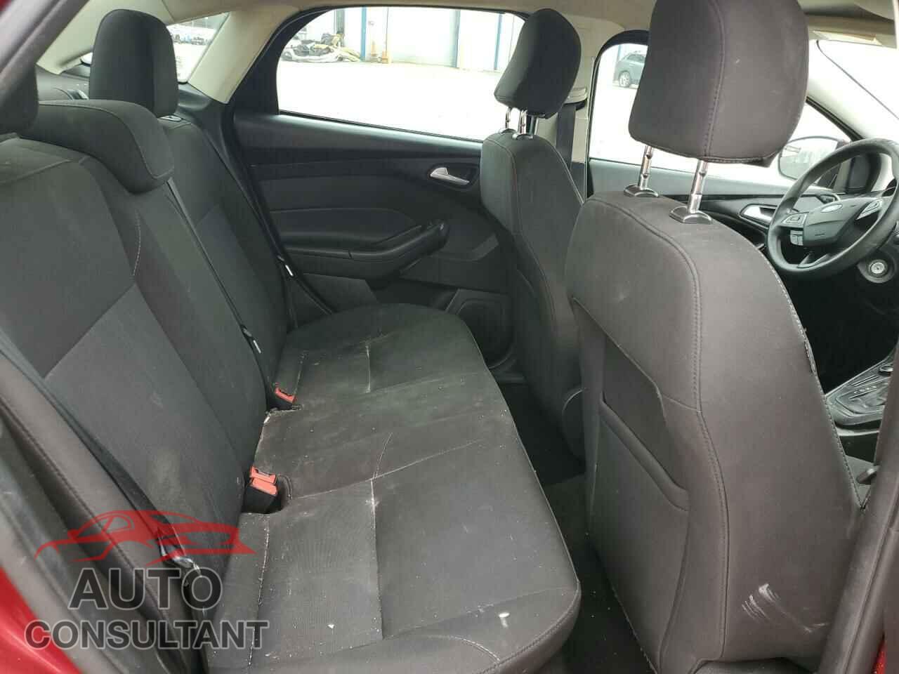 FORD FOCUS 2017 - 1FADP3F22HL264053