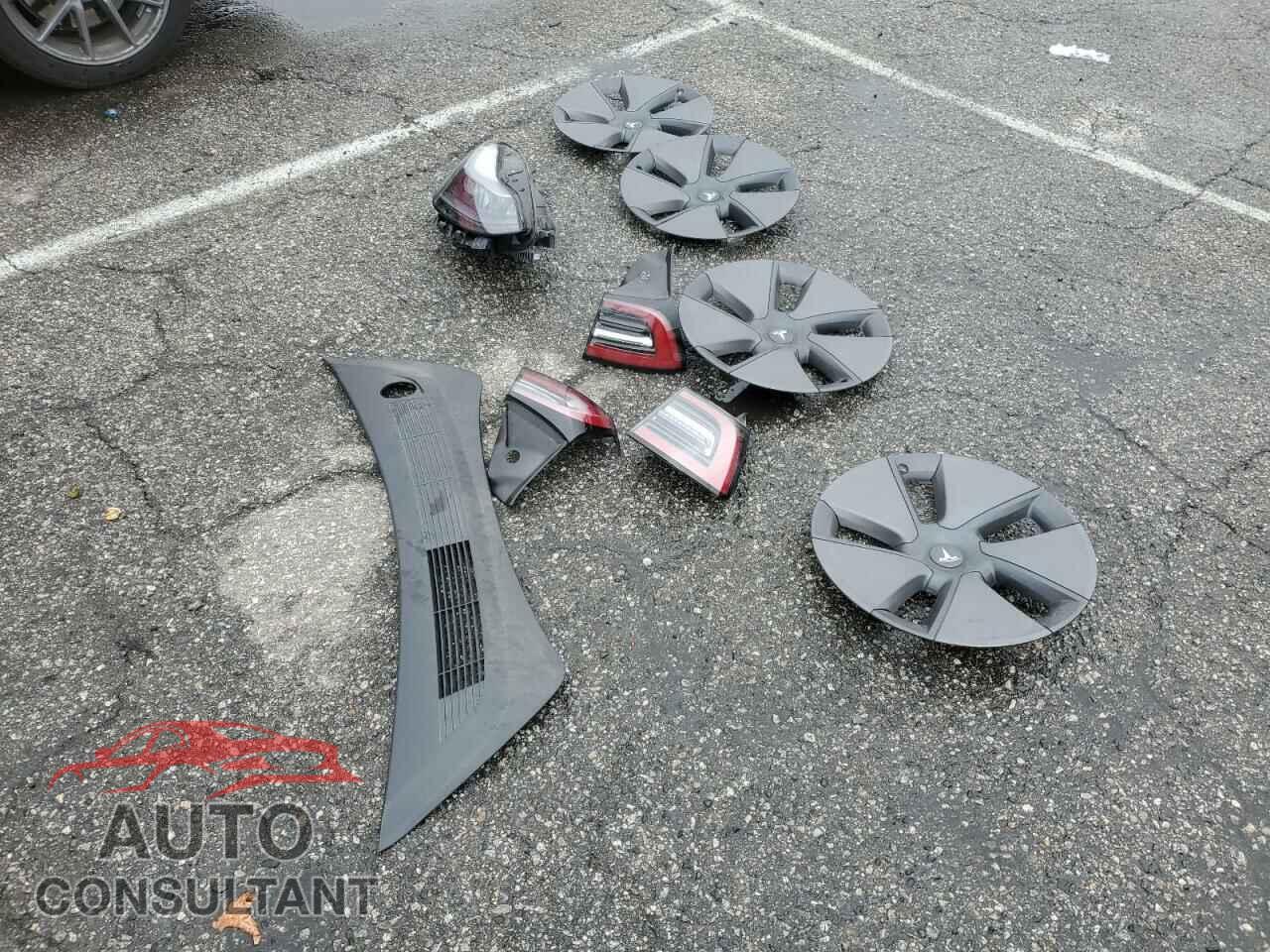 TESLA MODEL 3 2021 - 5YJ3E1EA9MF873033