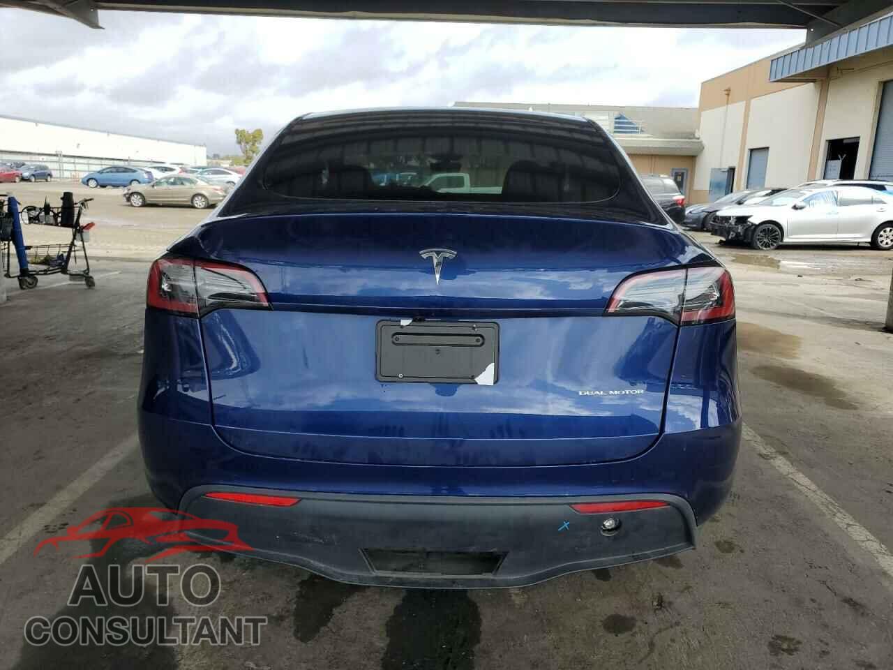 TESLA MODEL Y 2024 - 7SAYGDEE6RF025366