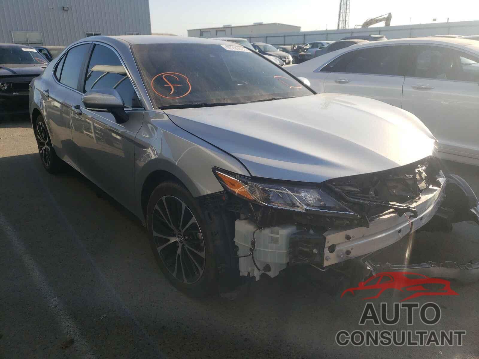 TOYOTA CAMRY 2018 - 4T1B11HK7JU539884