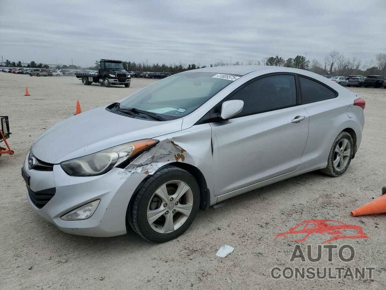 HYUNDAI ELANTRA 2013 - KMHDH6AE2DU010207