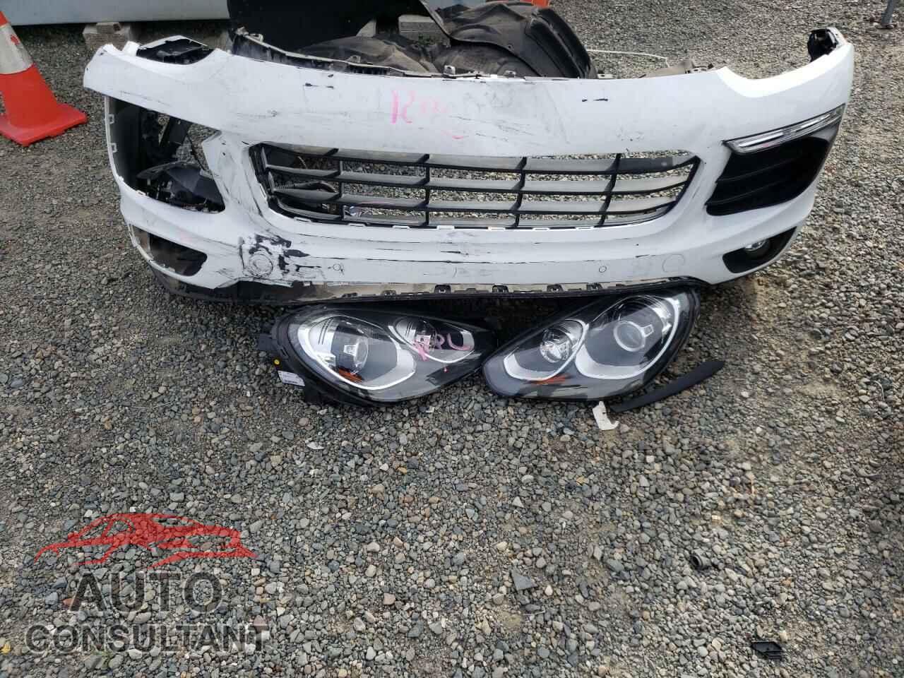 PORSCHE CAYENNE 2016 - WP1AA2A20GLA10807