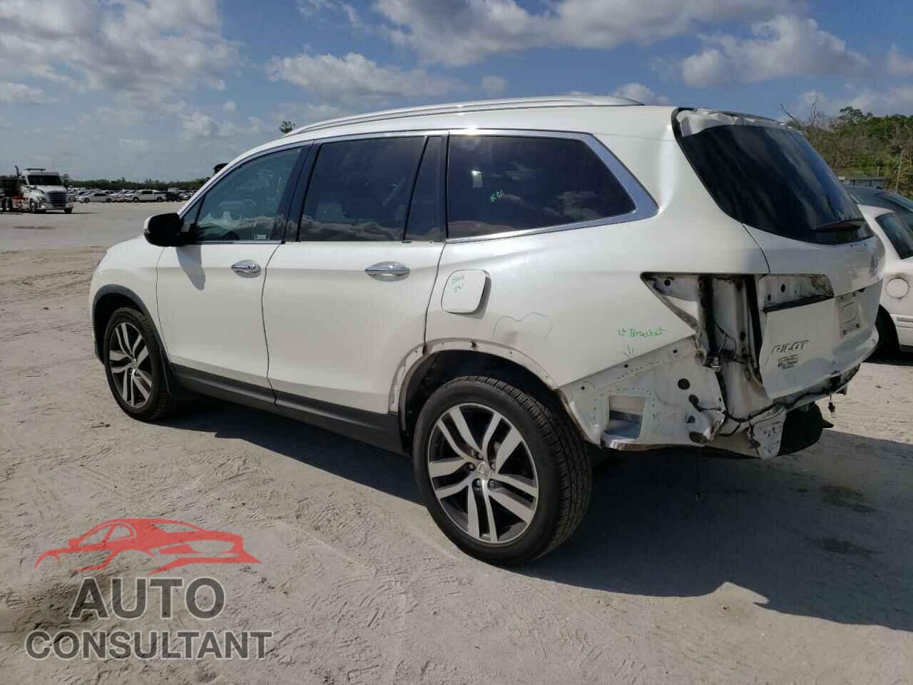 HONDA PILOT 2018 - 5FNYF5H97JB022629