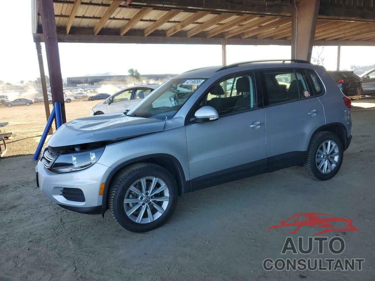 VOLKSWAGEN TIGUAN 2017 - WVGBV7AX8HK052874