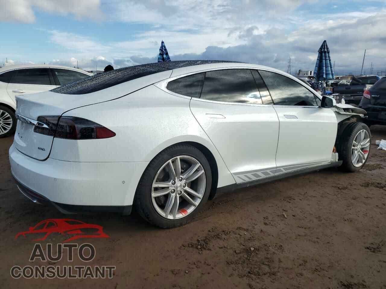 TESLA MODEL S 2015 - 5YJSA1E23FF107267