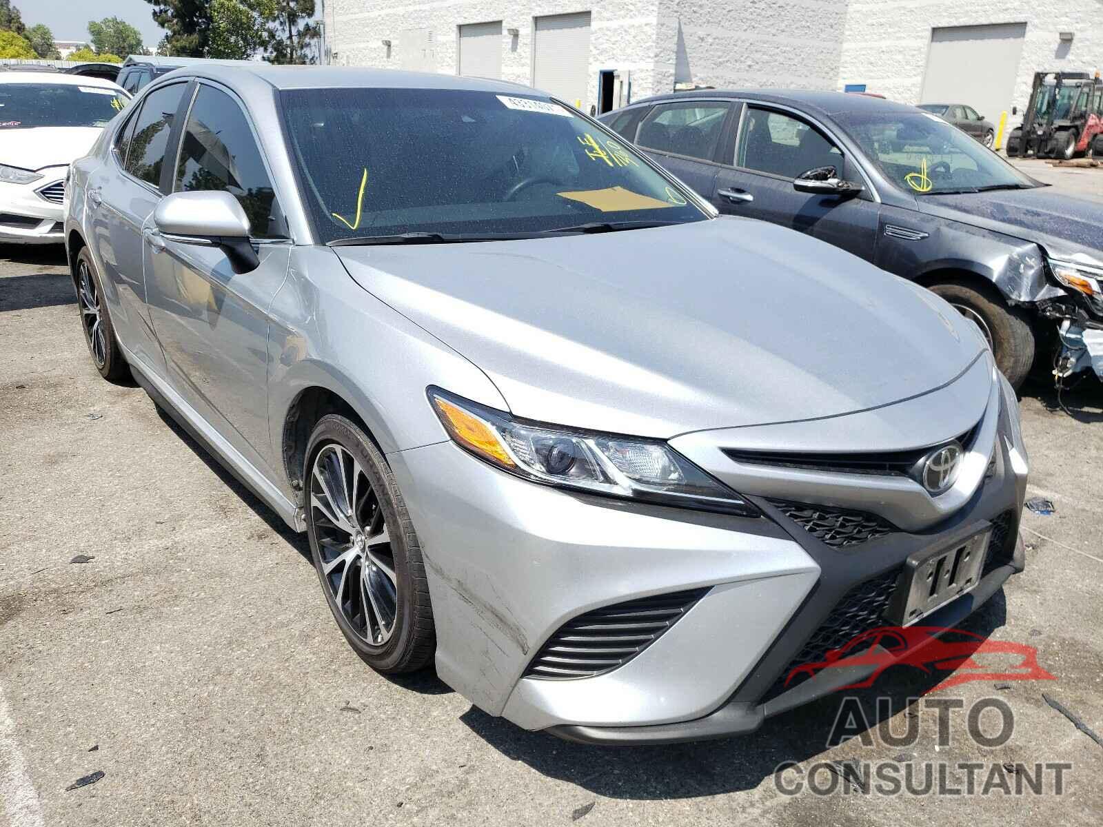 TOYOTA CAMRY 2018 - 4T1B11HK0JU657811