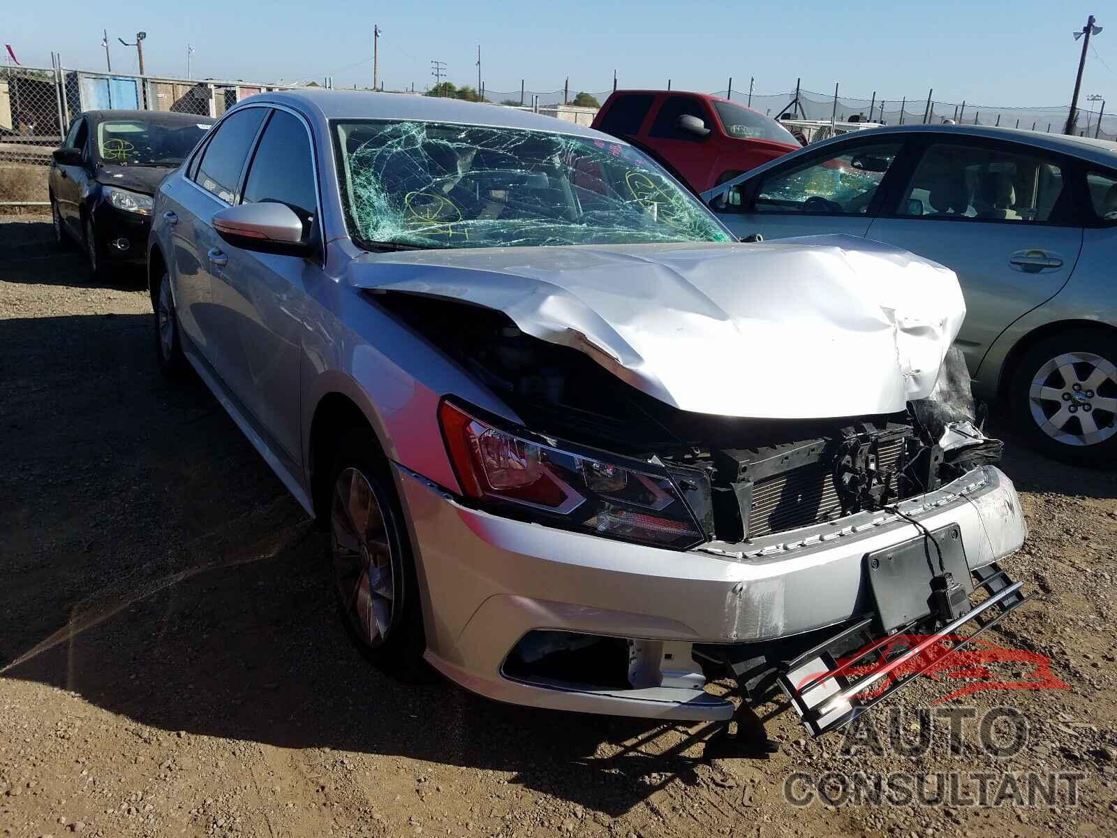 VOLKSWAGEN PASSAT 2017 - 1VWAT7A34HC016321