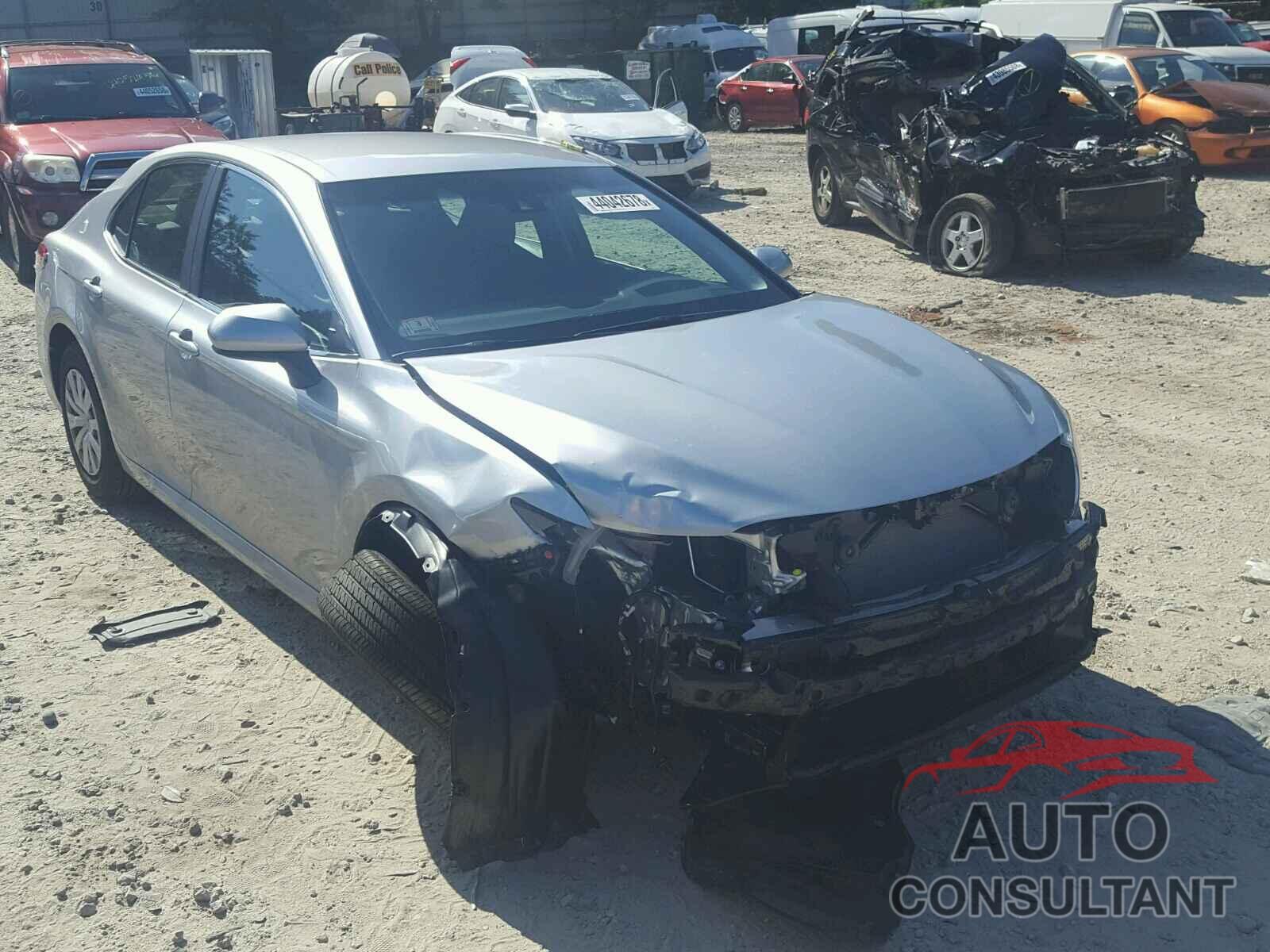 TOYOTA CAMRY 2018 - 4T1B11HK3JU536934