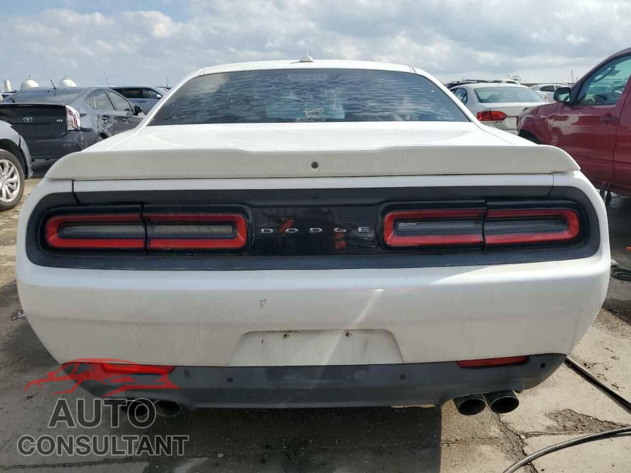 DODGE CHALLENGER 2015 - 2C3CDZBT2FH715657
