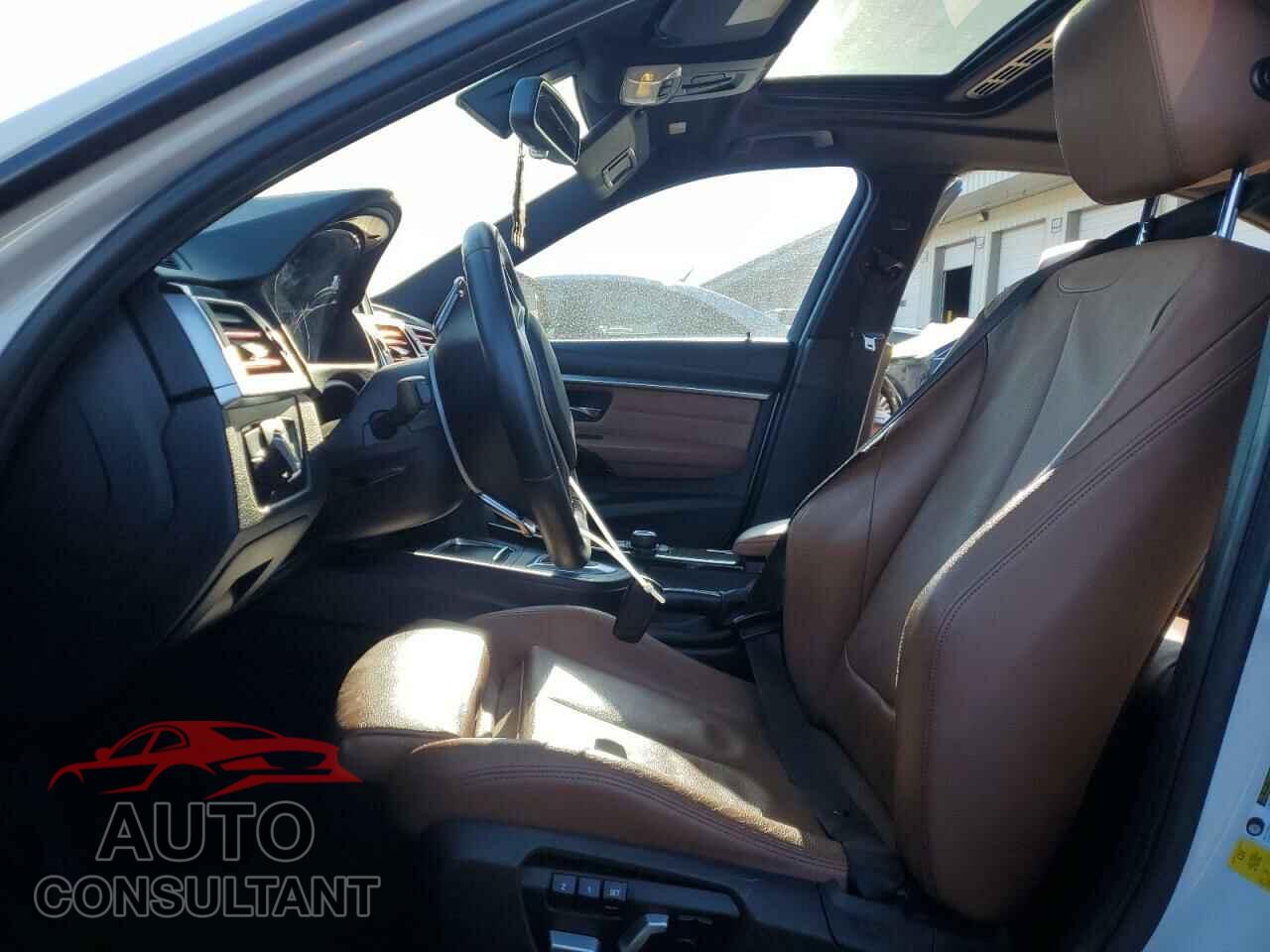 BMW 3 SERIES 2016 - WBA8E9G58GNU30069
