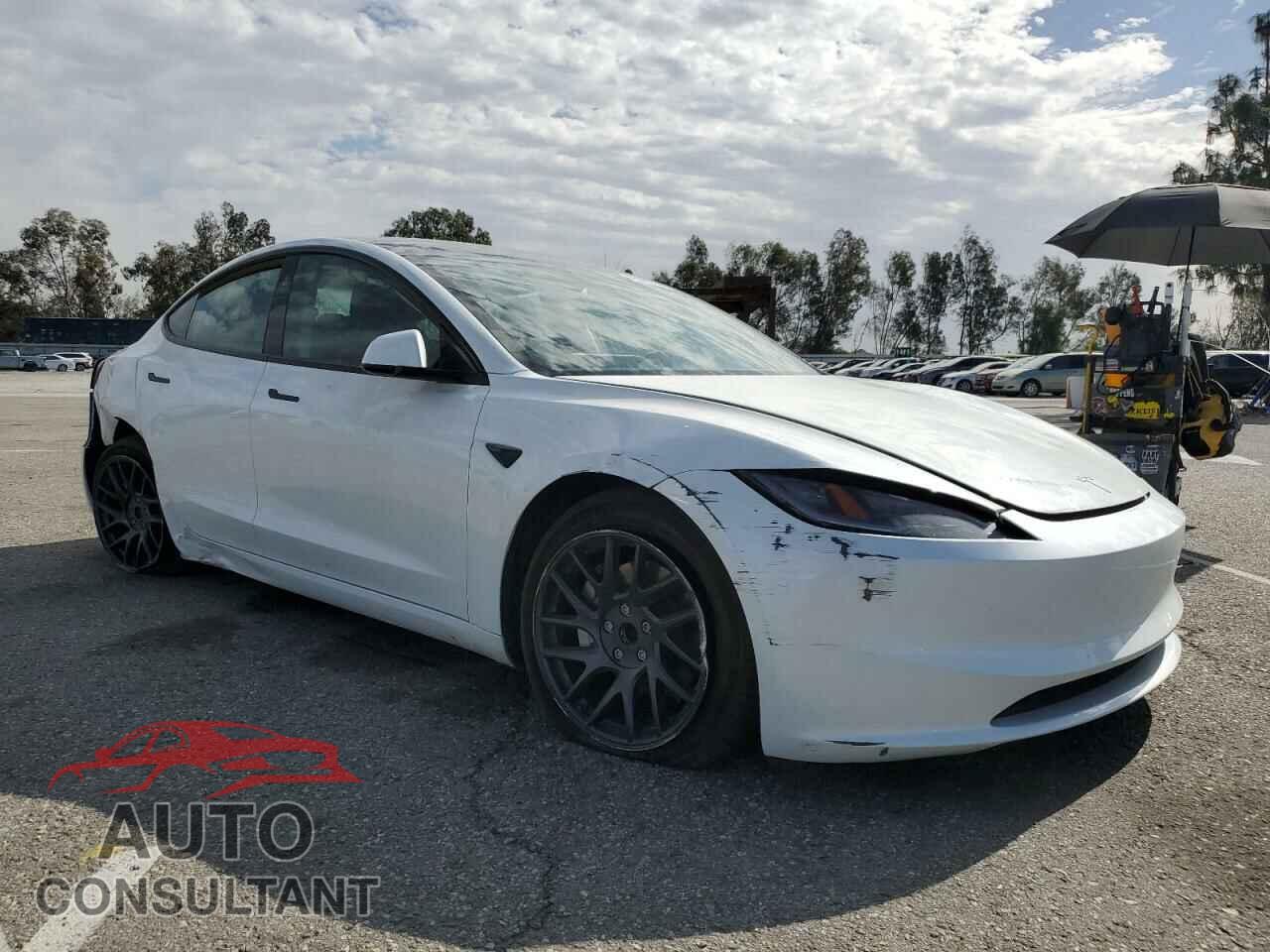 TESLA MODEL 3 2024 - 5YJ3E1EA9RF826673