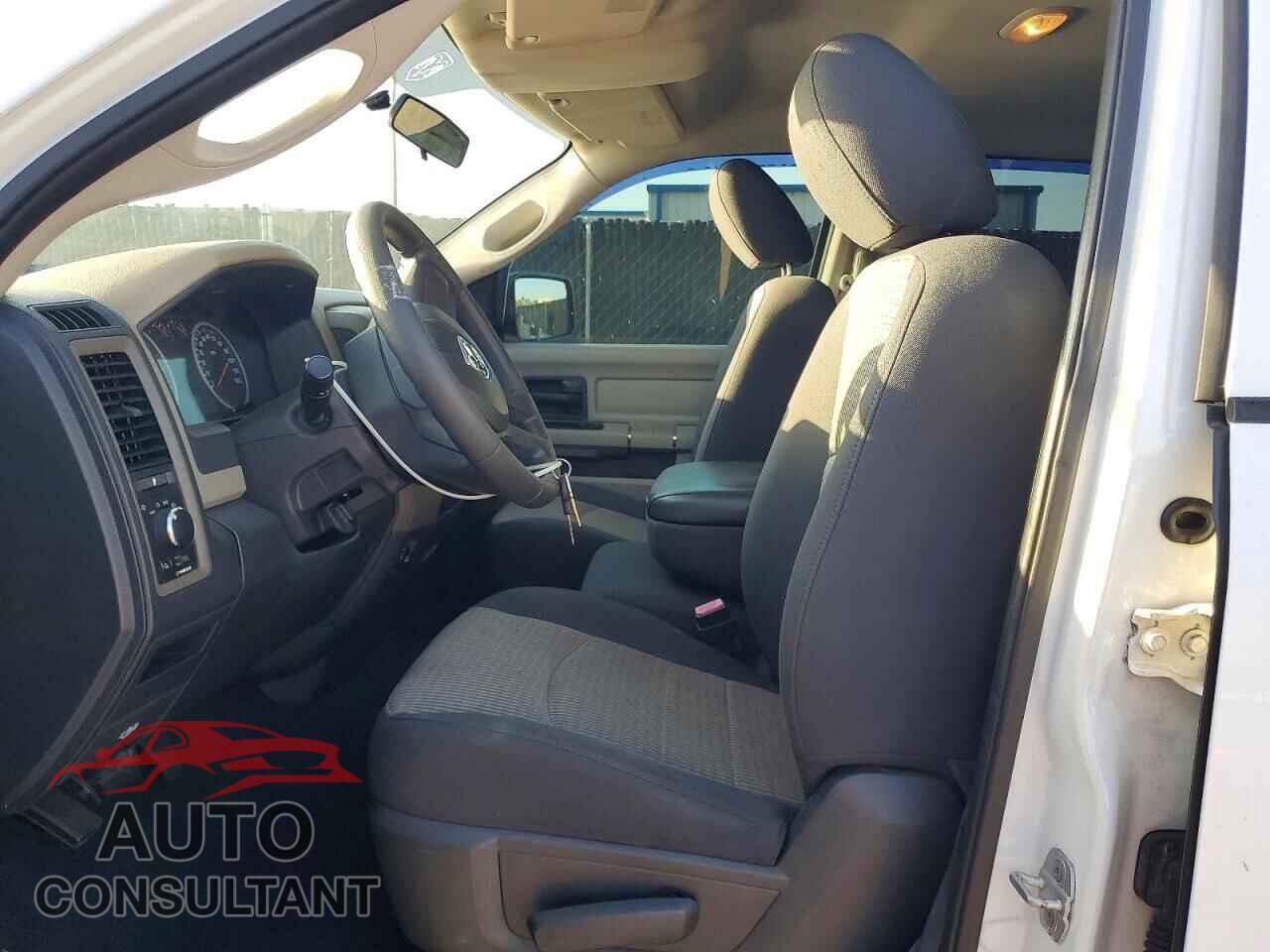 DODGE RAM 1500 2011 - 1D7RB1GP8BS703126