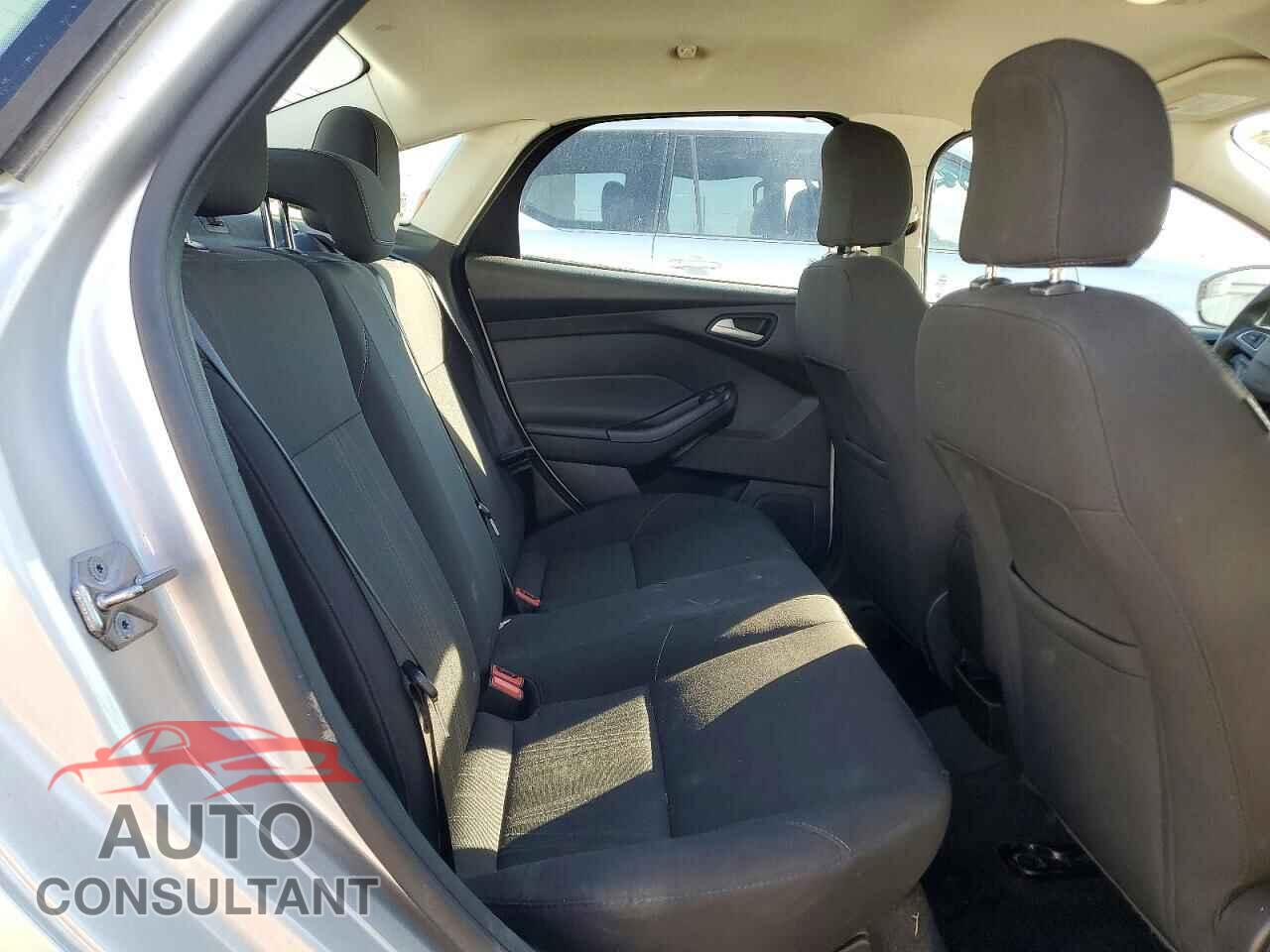 FORD FOCUS 2016 - 1FADP3F28GL303128