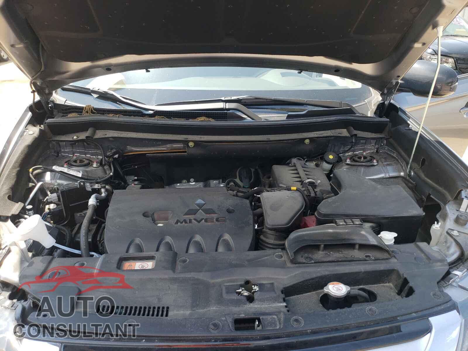 MITSUBISHI OUTLANDER 2018 - JA4AD2A32JZ067638