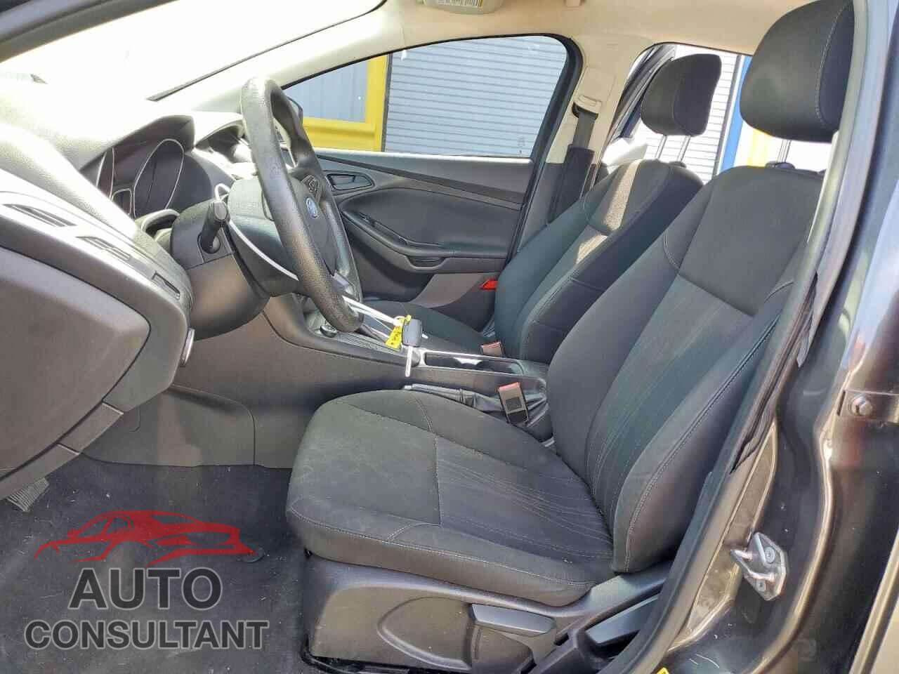 FORD FOCUS 2015 - 1FADP3E28FL248969