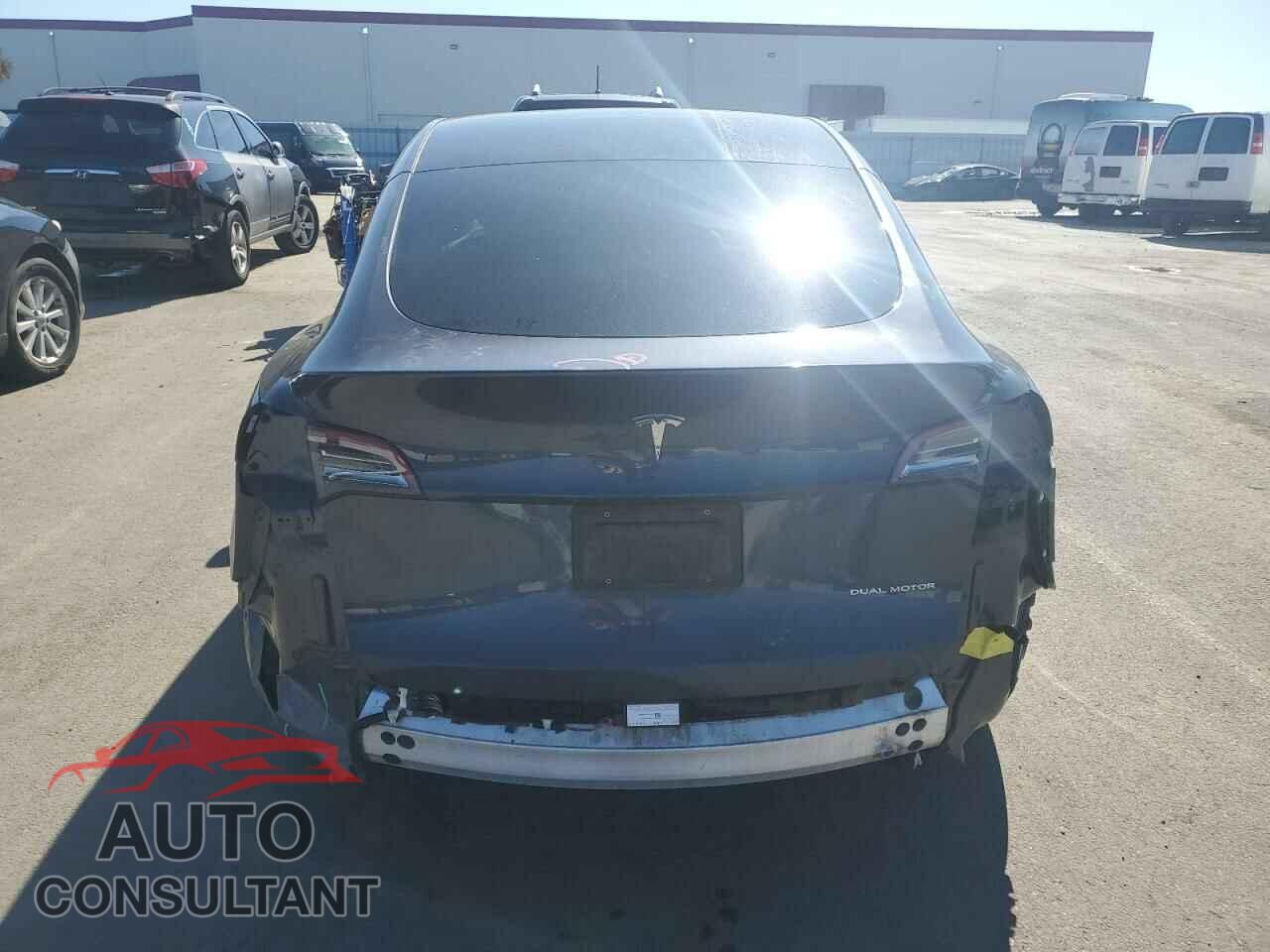 TESLA MODEL Y 2021 - 5YJYGAEE4MF160057